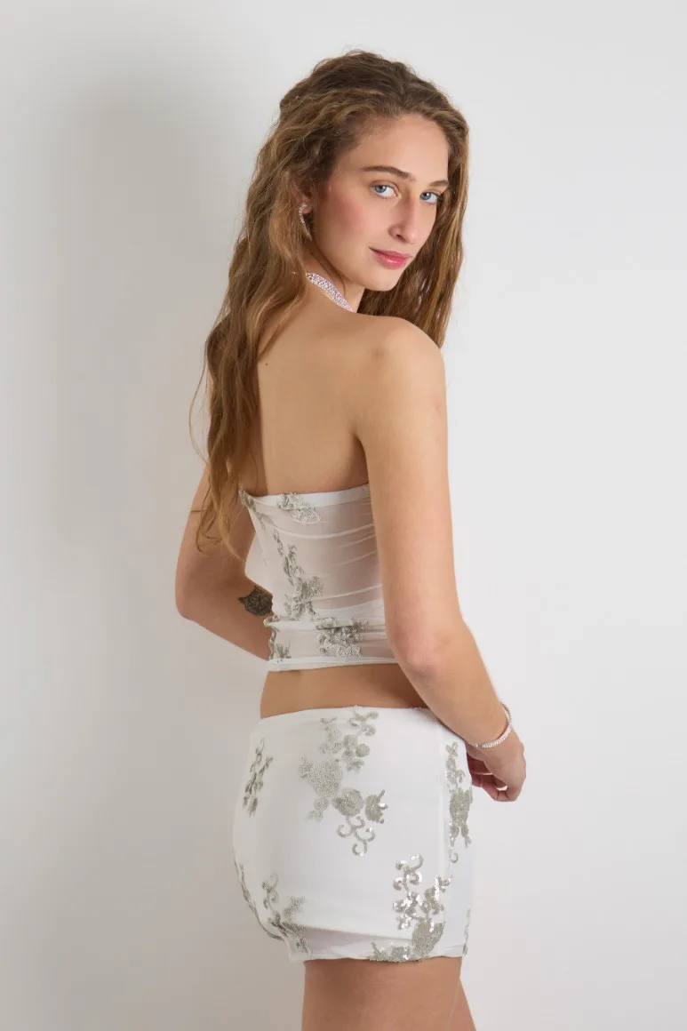 STRAPLESS GYAL