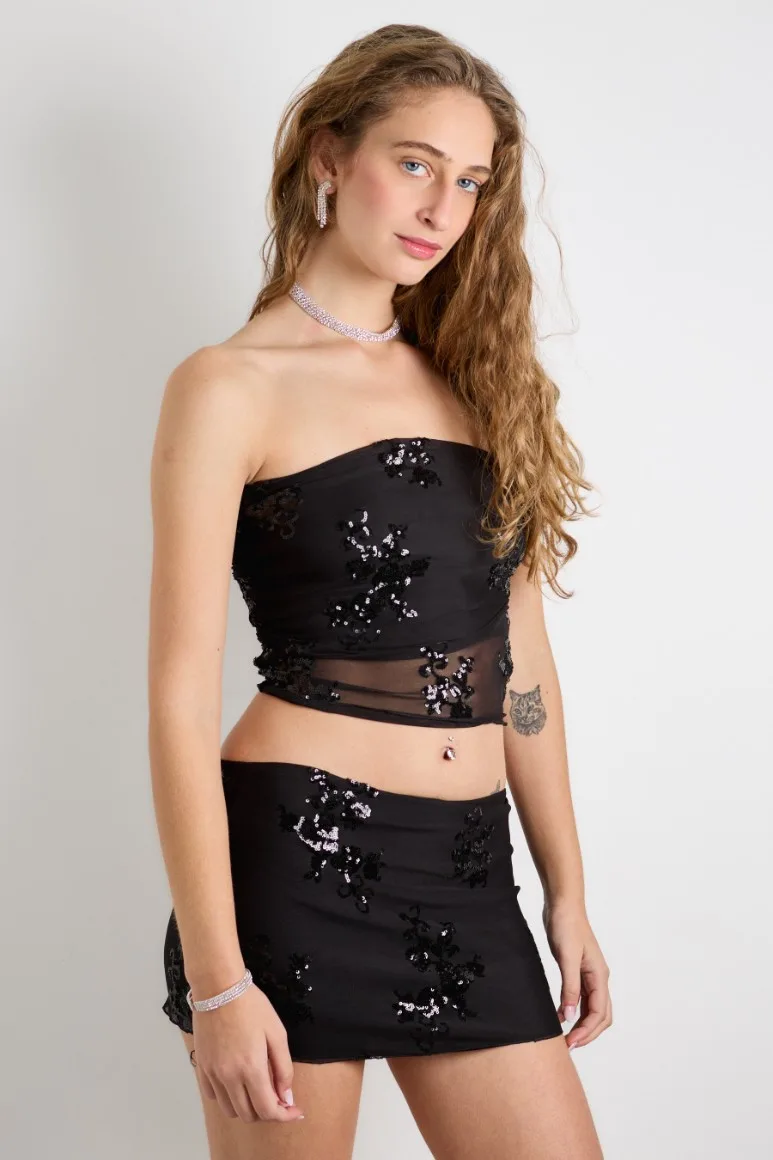 STRAPLESS GYAL