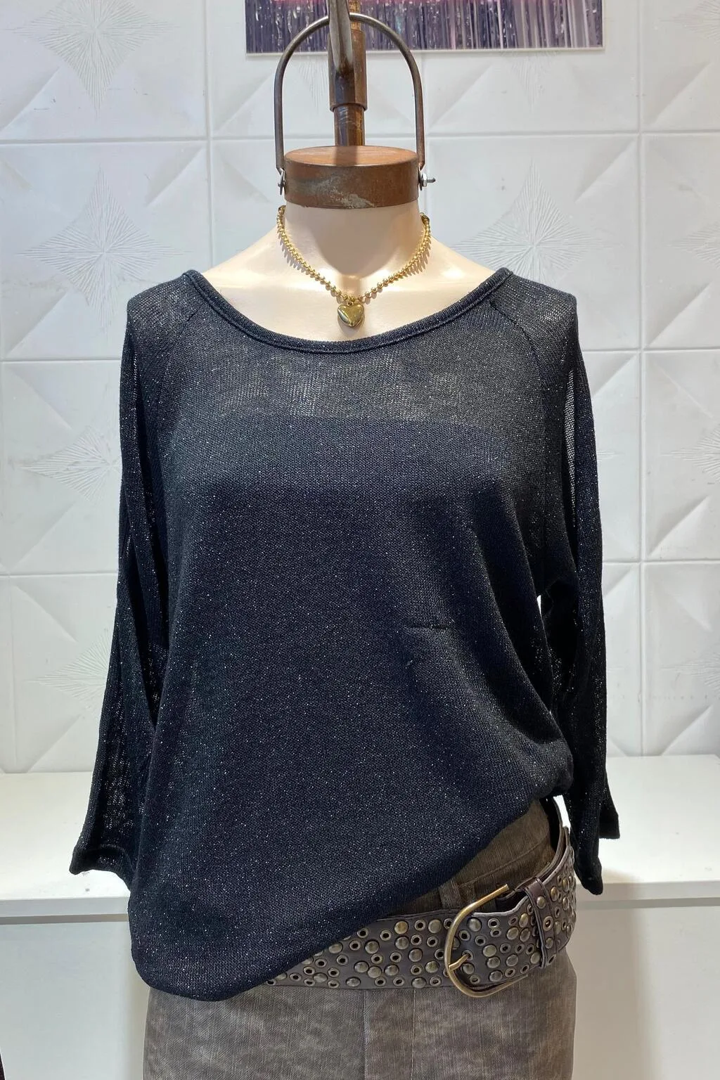 Remera lurex con apertura en los hombros