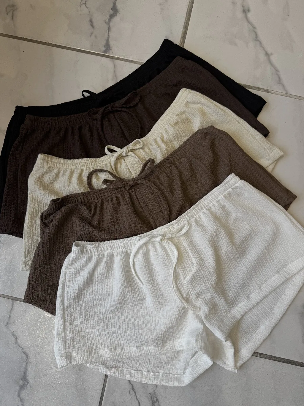 Short sandy