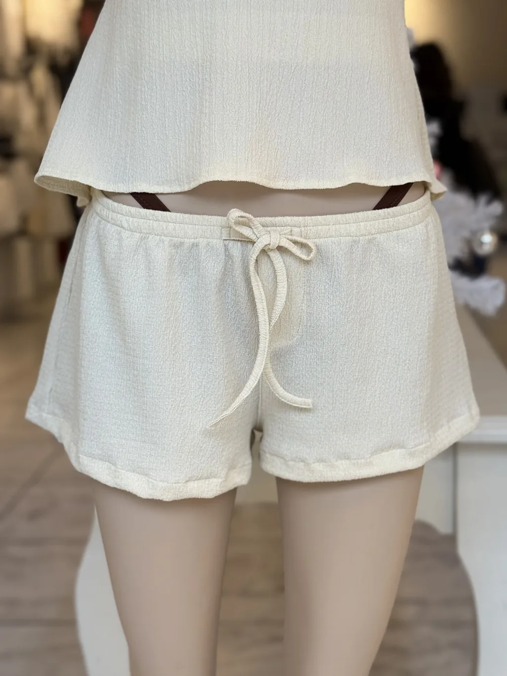 Short sandy