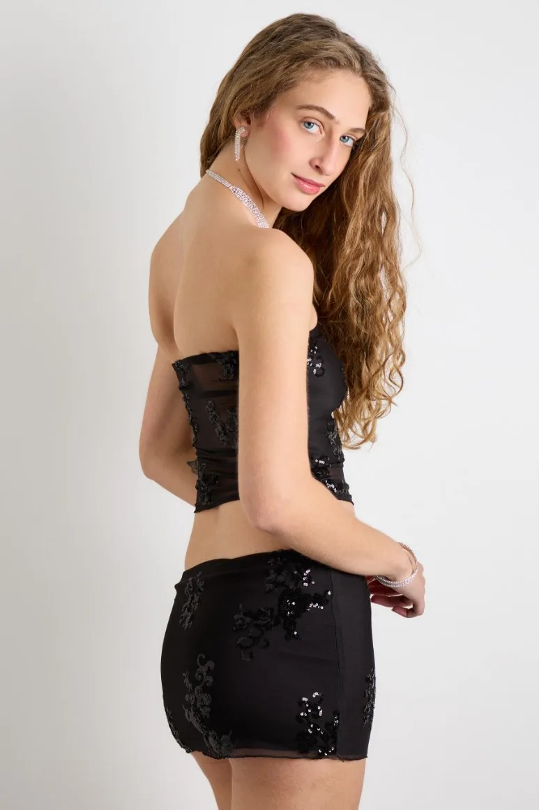 STRAPLESS GYAL